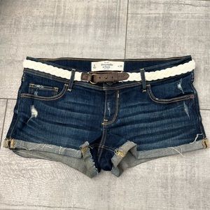 NWOT Abercrombie & Fitch Denim / Jean Shorts with Braided Belt Size 6 / 28